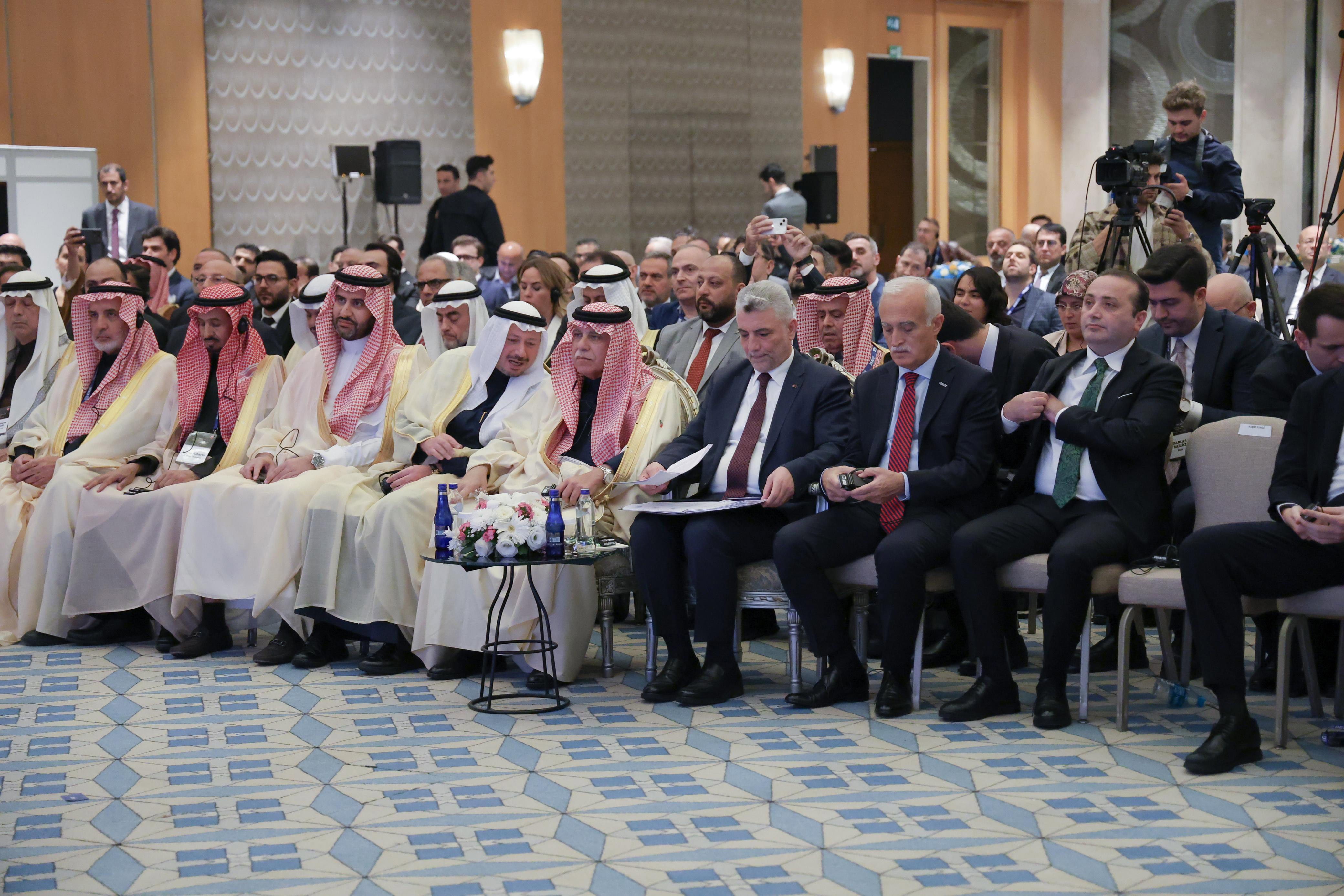 وفد المملكة برئاسة القصبي يختتم مشاركته في الدورة الوزارية الـ (40) للجنة الدائمة للتعاون الاقتصادي والتجاري "الكومسيك" ويؤكد أهمية توسيع آفاق التعاون المشترك بين الدول الأعضاء