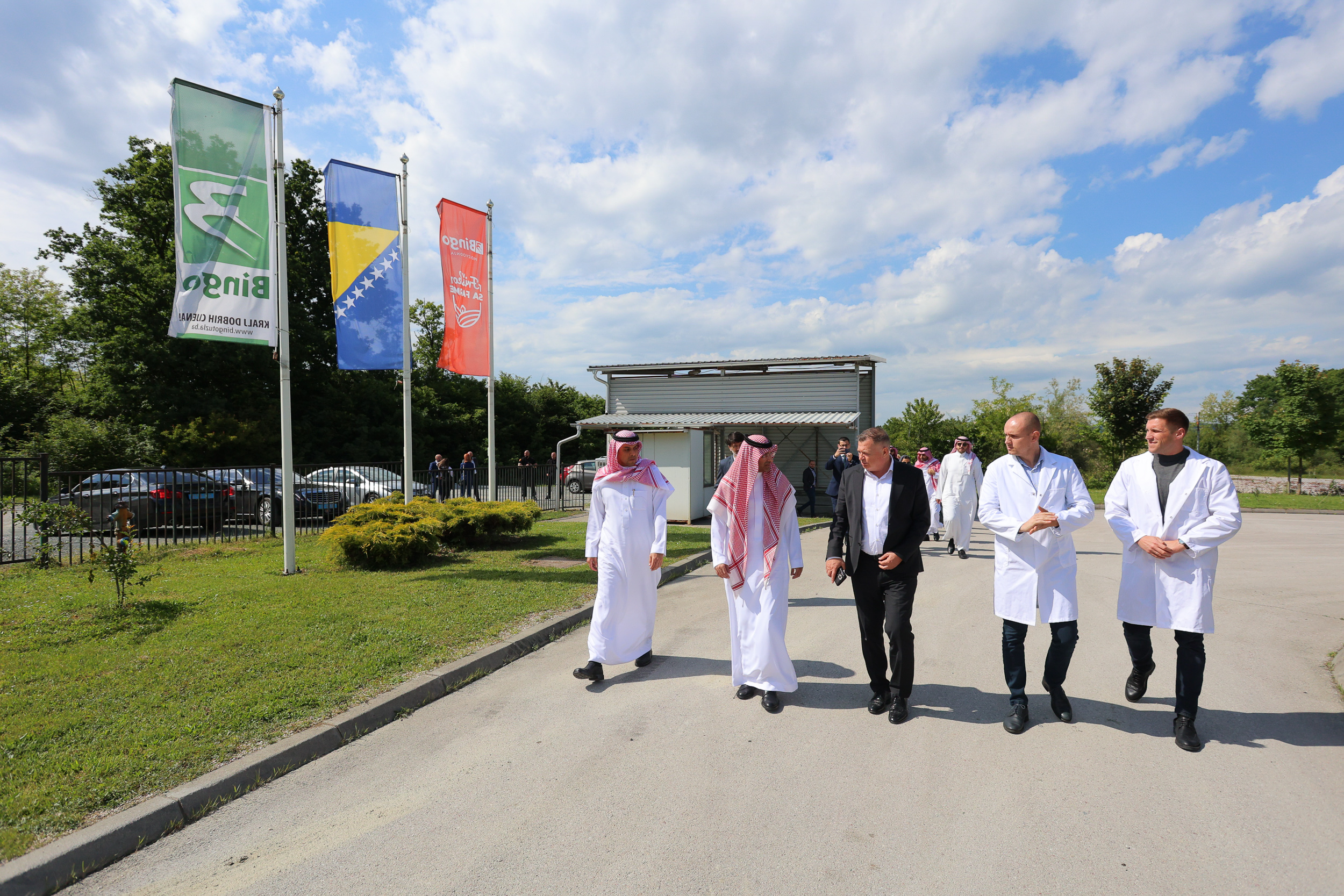 الوفد الحكومي السعودي يبحث تعزيز الشراكة مع كبرى الشركات البوسنية ويطّلع على جهود مركز الملك فهد الثقافي