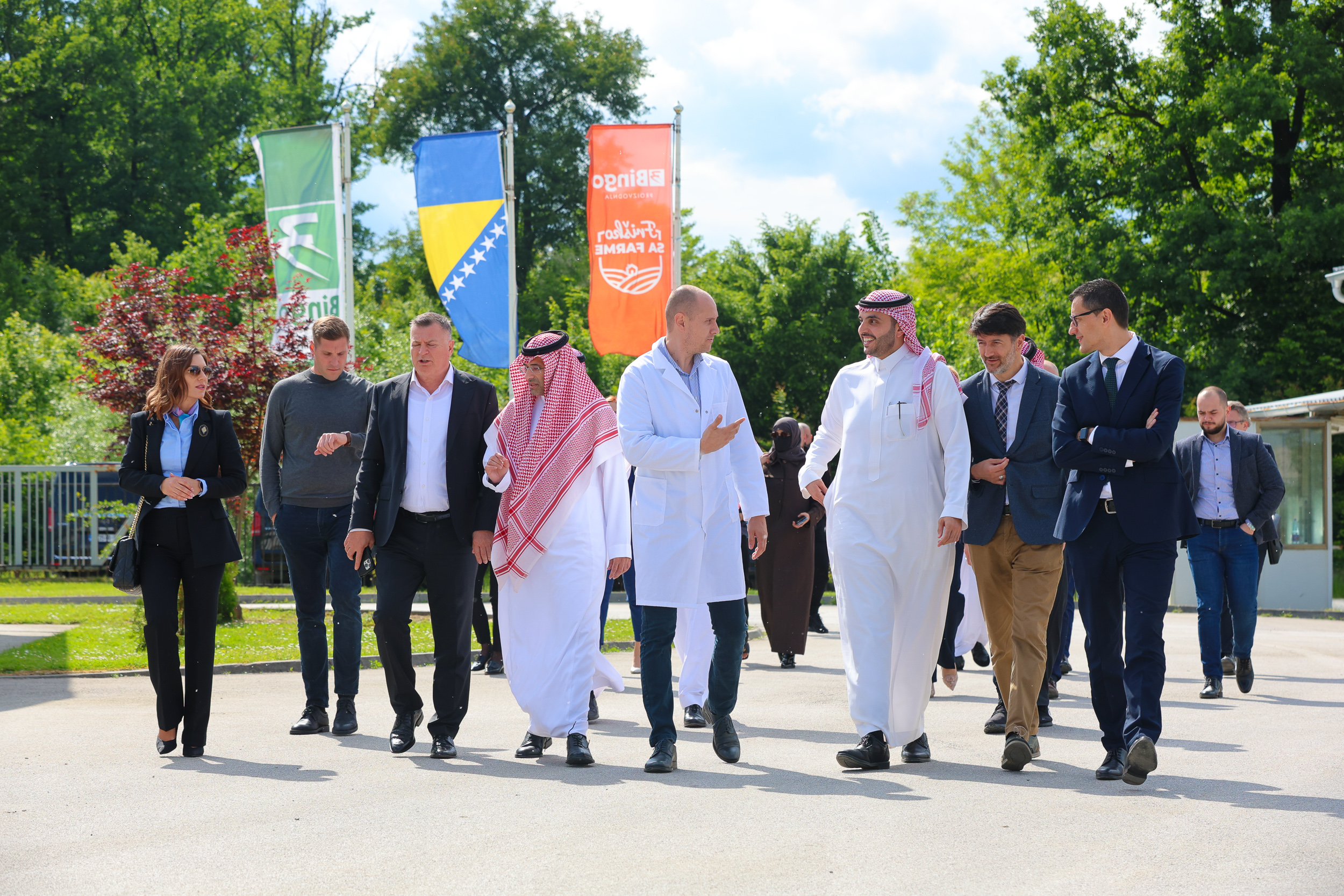 الوفد الحكومي السعودي يبحث تعزيز الشراكة مع كبرى الشركات البوسنية ويطّلع على جهود مركز الملك فهد الثقافي