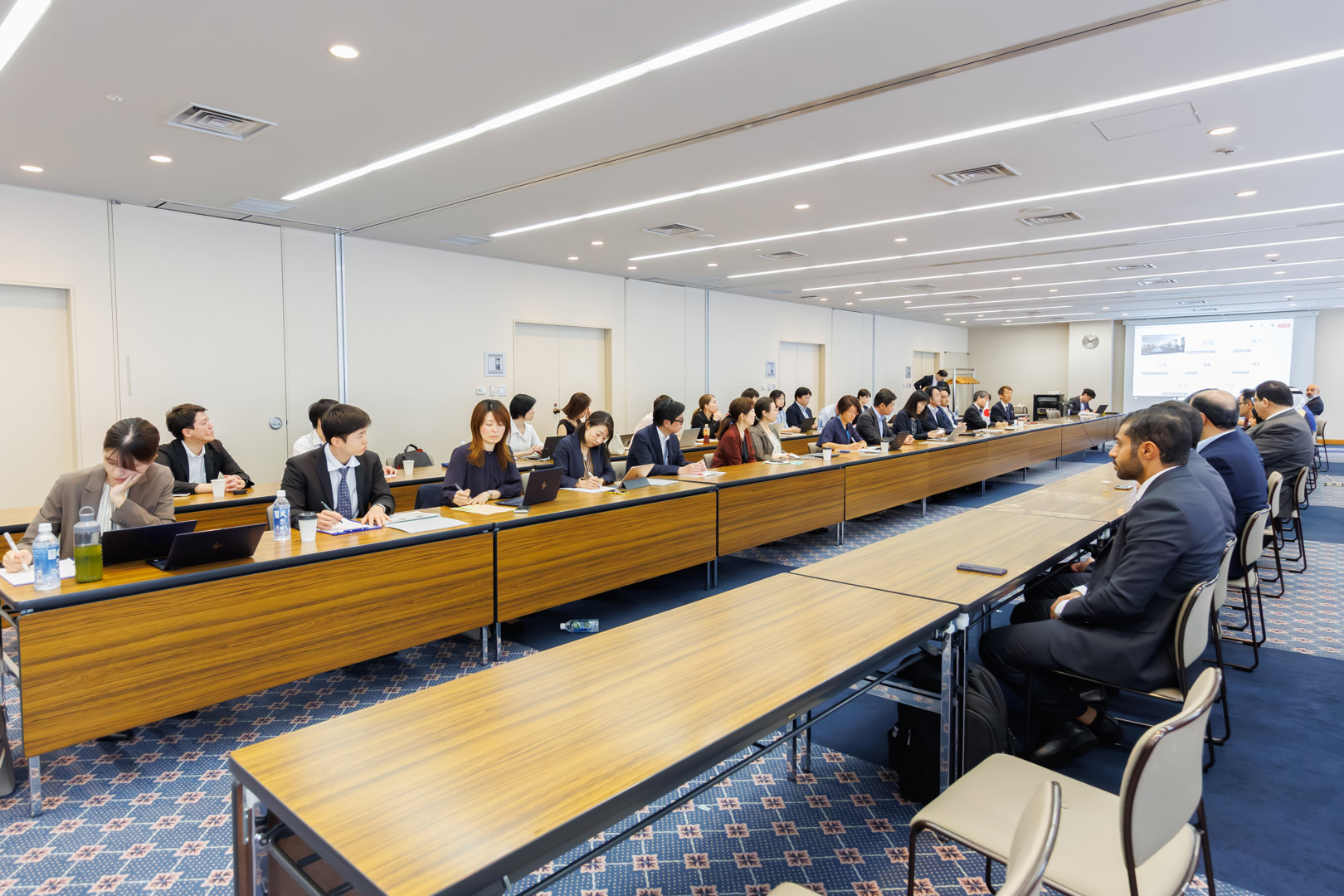 التجارة الخارجية ترأس الفريق التفاوضي السعودي المشارك في الجولة الثانية من مفاوضات اتفاقية التجارة الحرة بين مجلس التعاون لدول الخليج ودولة اليابان