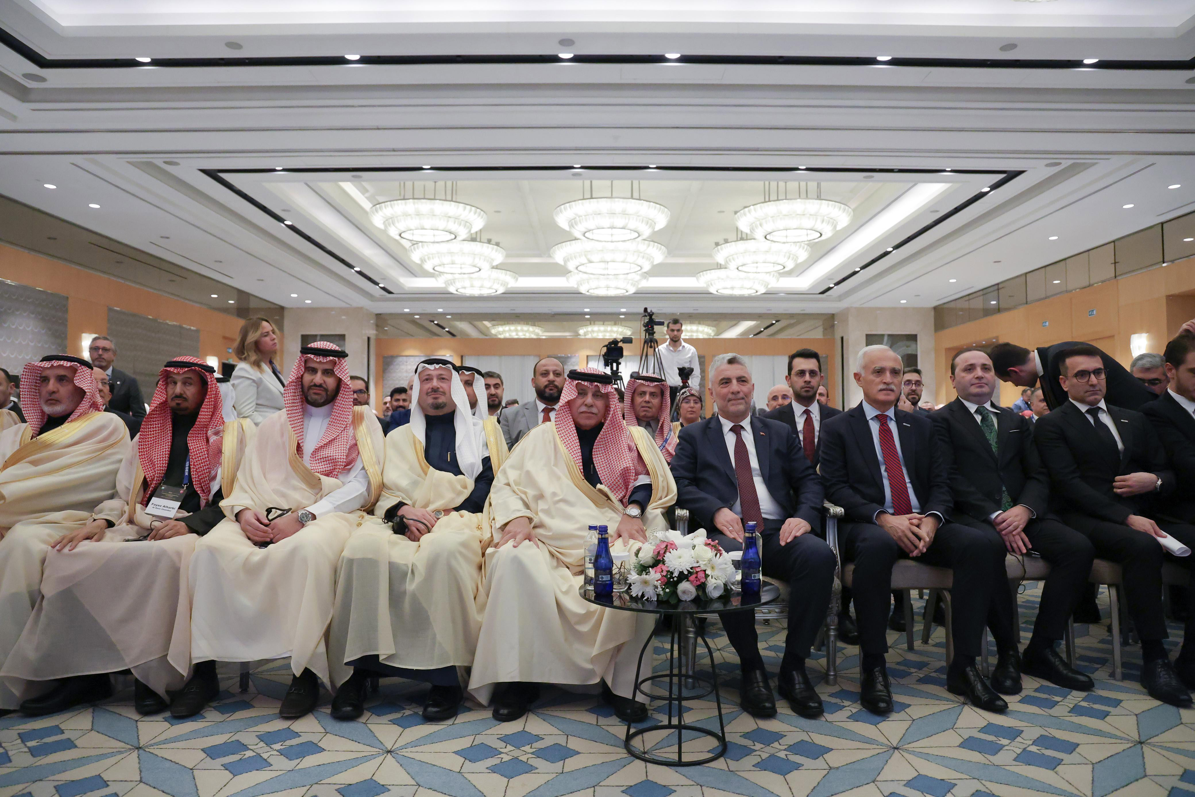 وفد المملكة برئاسة القصبي يختتم مشاركته في الدورة الوزارية الـ (40) للجنة الدائمة للتعاون الاقتصادي والتجاري "الكومسيك" ويؤكد أهمية توسيع آفاق التعاون المشترك بين الدول الأعضاء