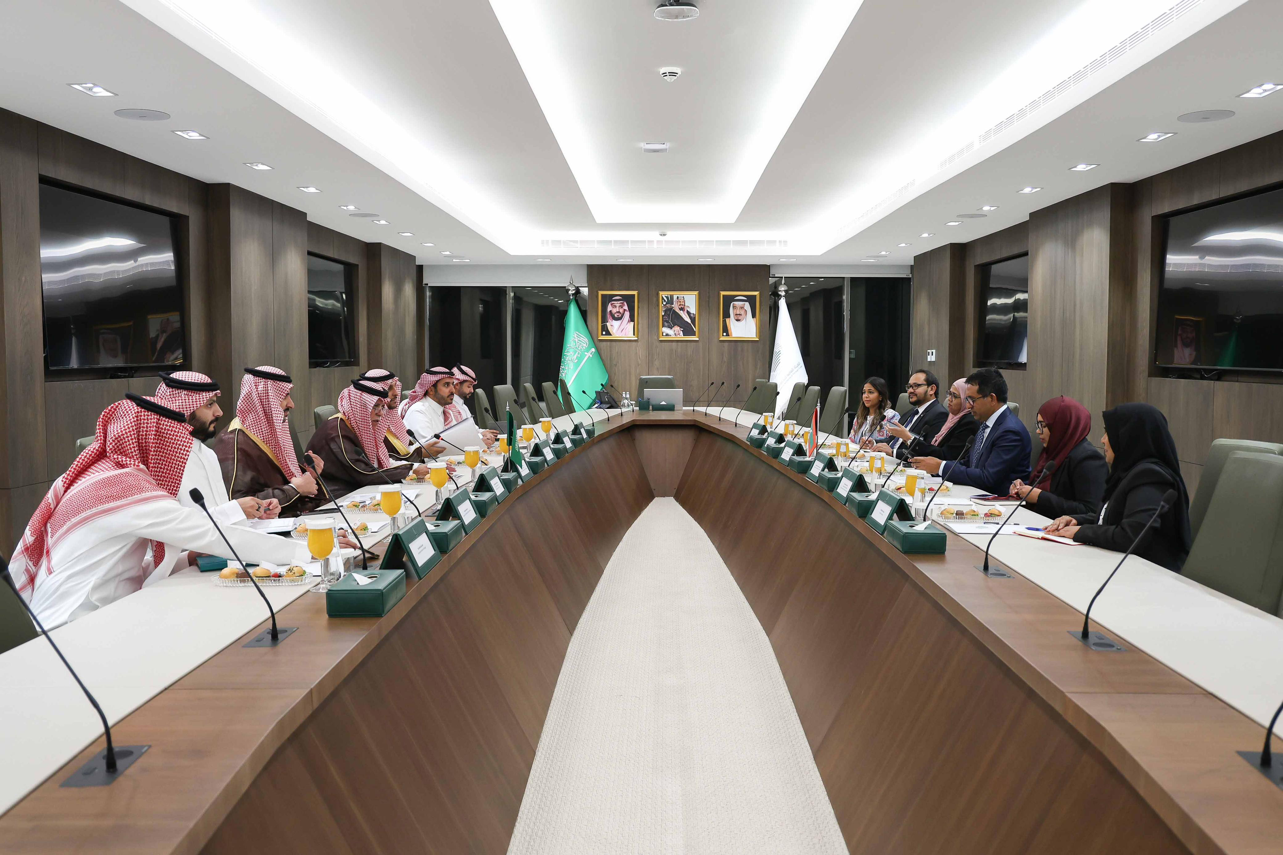 القصبي يجتمع بوزير التنمية الاقتصادية والتجارية المالديفي.. ويوقع مذكرة تفاهم لتعزيز التعاون التجاري